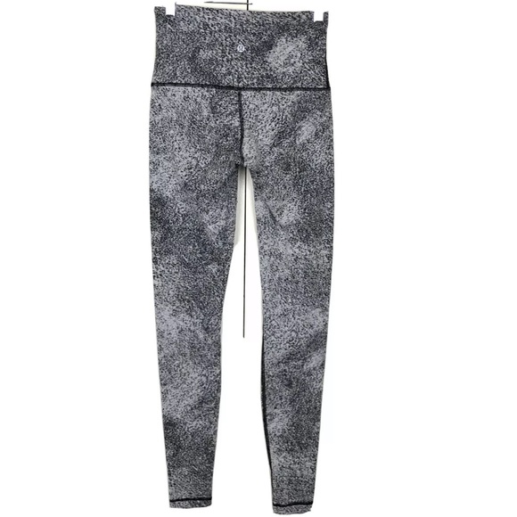 LULULEMON WUNDER UNDER HI-RISE LEGGING SIZE 6 - Picture 4 of 9